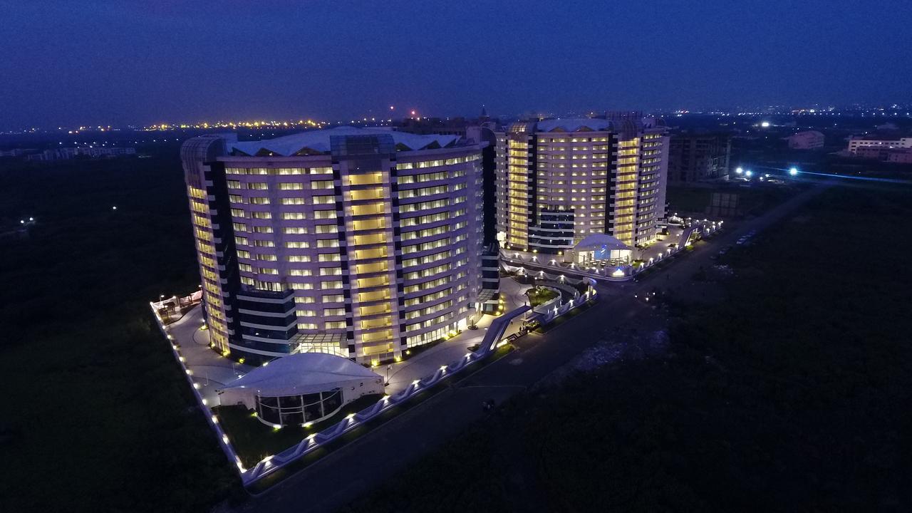Rajhans Belliza Service Apartment Сурат Екстер'єр фото